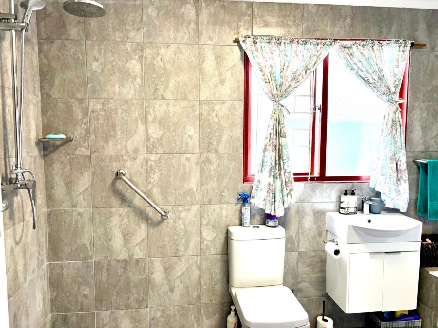 To Let 2 Bedroom Property for Rent in Sunnydale Western Cape